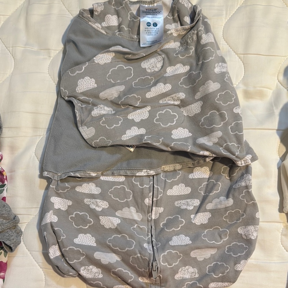 Halo Gray and White Cloud Sleep Sack